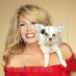 02-09-2010 Patricia Paay at studio in Amsterdam.

[keywords]Headshot, Eyecontact, Smiling, Dog[/keywords]